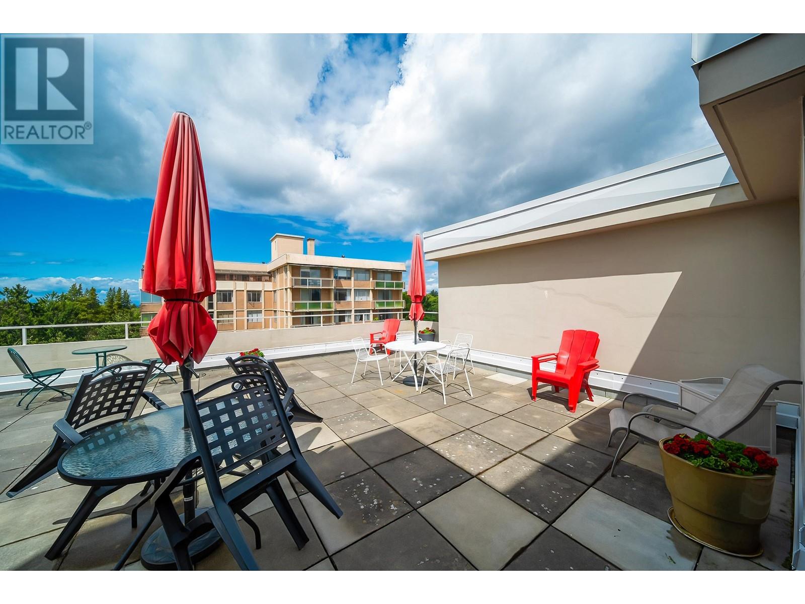 Listing Picture 24 of 31 : 206 2409 W 43RD AVENUE, Vancouver / 溫哥華 - 魯藝地產 Yvonne Lu Group - MLS Medallion Club Member