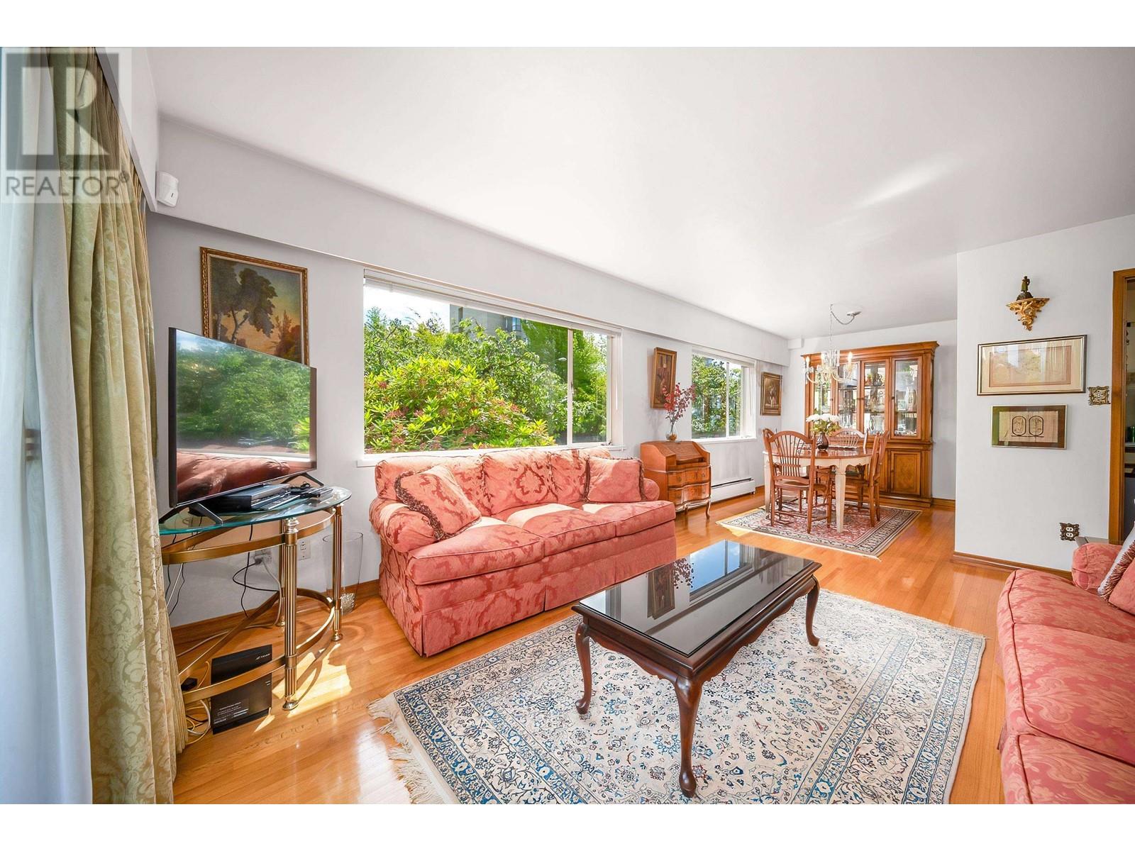 Listing Picture 10 of 31 : 206 2409 W 43RD AVENUE, Vancouver / 溫哥華 - 魯藝地產 Yvonne Lu Group - MLS Medallion Club Member