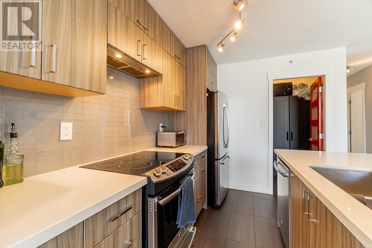 Listing Picture 3 of 38 : 1702 939 HOMER STREET, Vancouver / 溫哥華 - 魯藝地產 Yvonne Lu Group - MLS Medallion Club Member