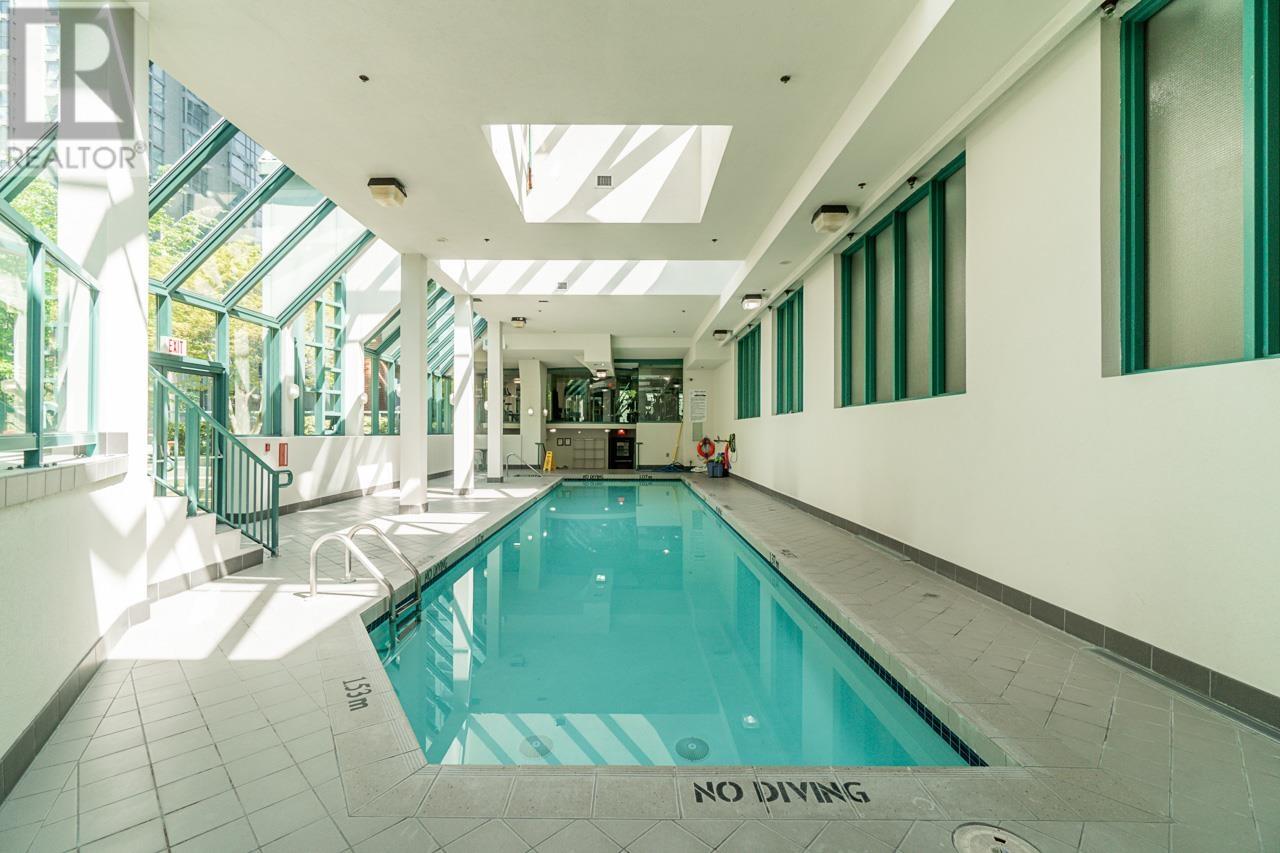 Listing Picture 25 of 38 : 1702 939 HOMER STREET, Vancouver / 溫哥華 - 魯藝地產 Yvonne Lu Group - MLS Medallion Club Member