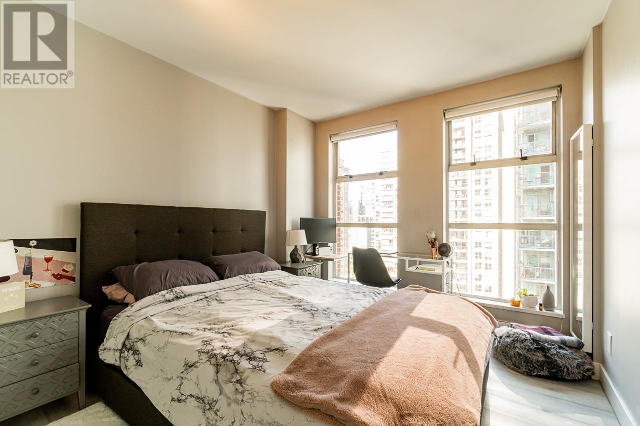 Listing Picture 13 of 38 : 1702 939 HOMER STREET, Vancouver / 溫哥華 - 魯藝地產 Yvonne Lu Group - MLS Medallion Club Member