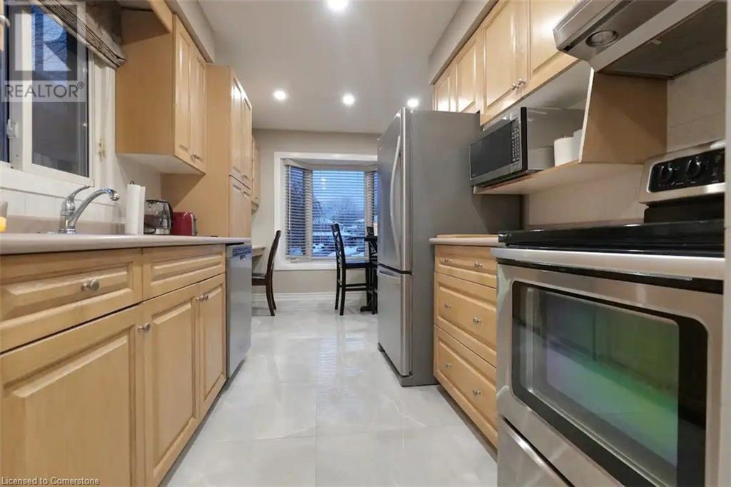 174 Chalmers Street, Oakville, Ontario  L6L 5R9 - Photo 6 - 40682113