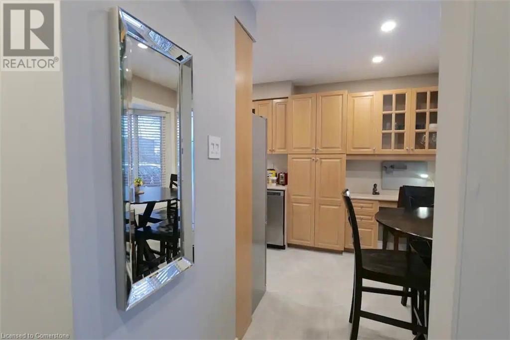 174 Chalmers Street, Oakville, Ontario  L6L 5R9 - Photo 7 - 40682113
