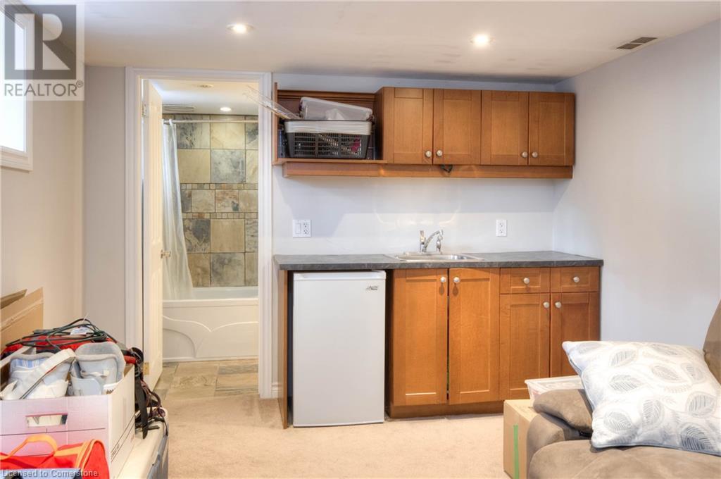 134 Brubacher Street, Kitchener, Ontario  N2H 2W6 - Photo 38 - 40680857