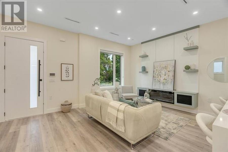 Listing Picture 13 of 19 : 1 2710 E 1ST AVE AVENUE, Vancouver / 溫哥華 - 魯藝地產 Yvonne Lu Group - MLS Medallion Club Member