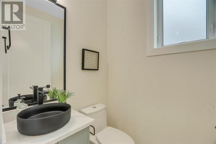 Listing Picture 16 of 19 : 1 2710 E 1ST AVE AVENUE, Vancouver / 溫哥華 - 魯藝地產 Yvonne Lu Group - MLS Medallion Club Member