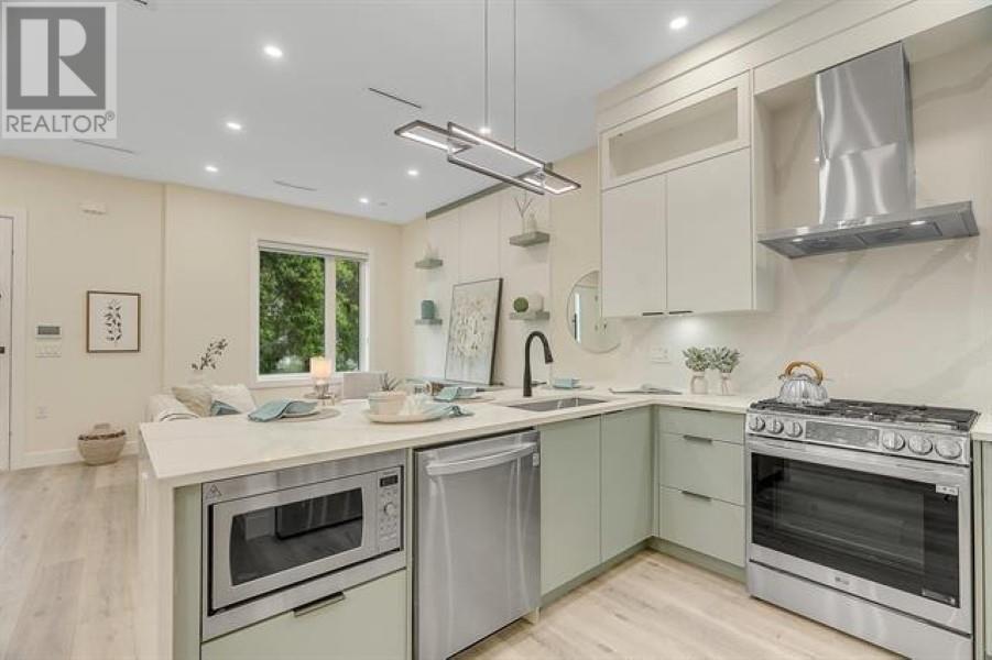 Listing Picture 5 of 19 : 1 2710 E 1ST AVE AVENUE, Vancouver / 溫哥華 - 魯藝地產 Yvonne Lu Group - MLS Medallion Club Member