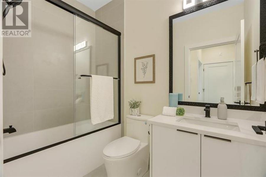 Listing Picture 19 of 19 : 1 2710 E 1ST AVE AVENUE, Vancouver / 溫哥華 - 魯藝地產 Yvonne Lu Group - MLS Medallion Club Member