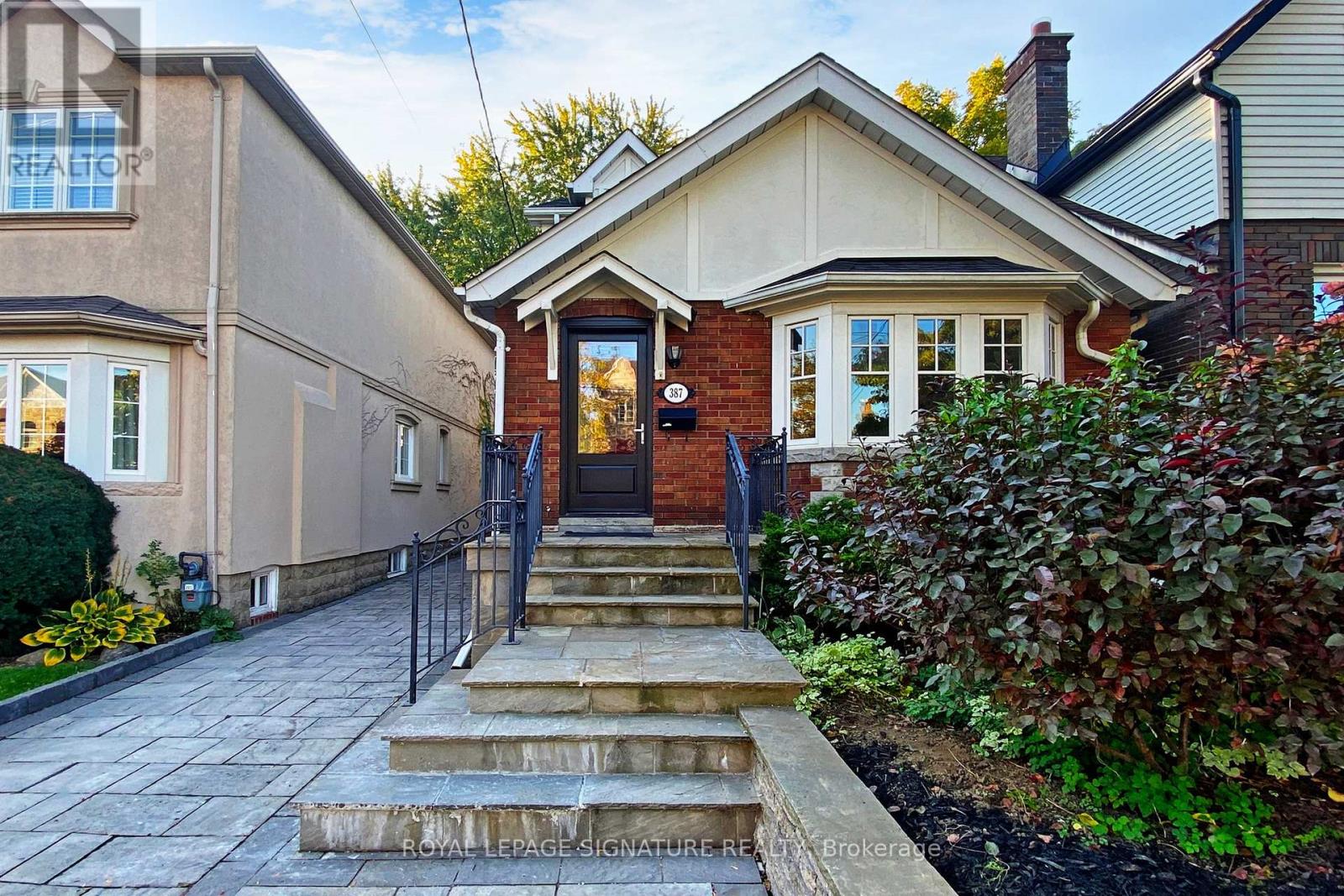 387 Old Orchard Grove, Toronto, Ontario  M5M 2G1 - Photo 3 - C11821564