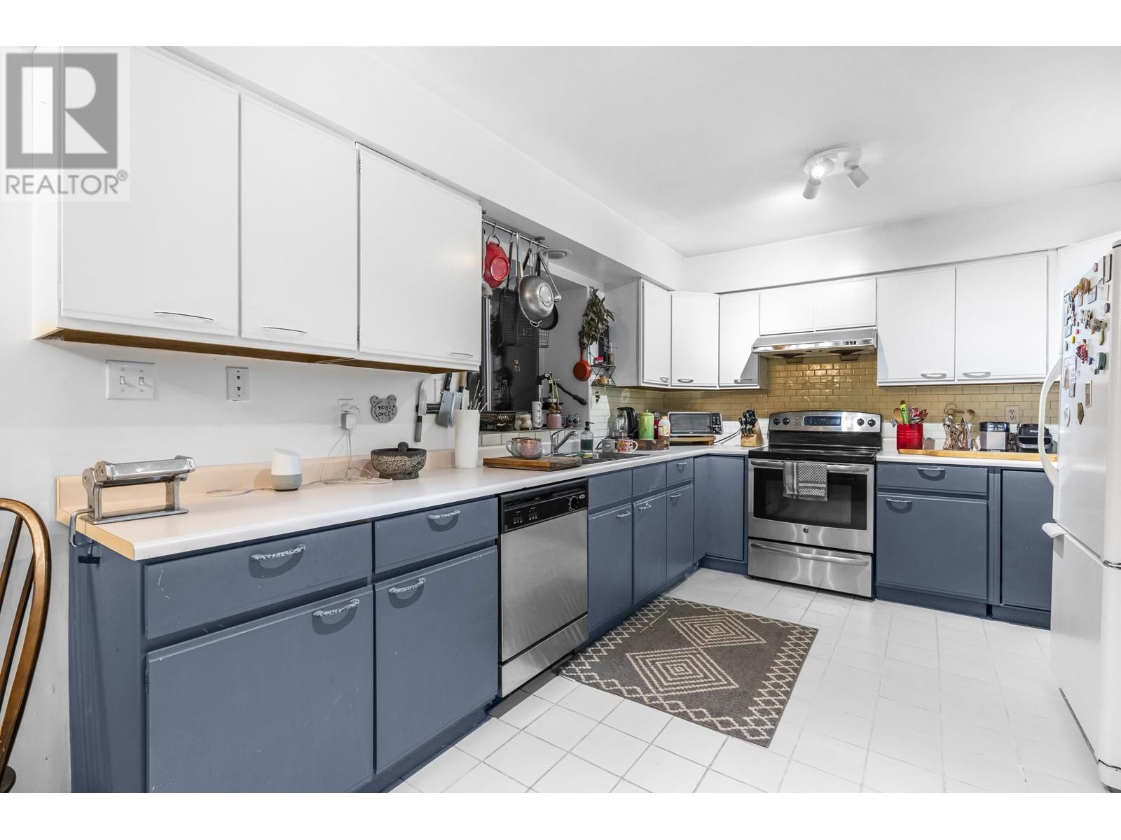998 Seaforth Way, Port Moody, British Columbia  V3H 1P3 - Photo 13 - R2947724