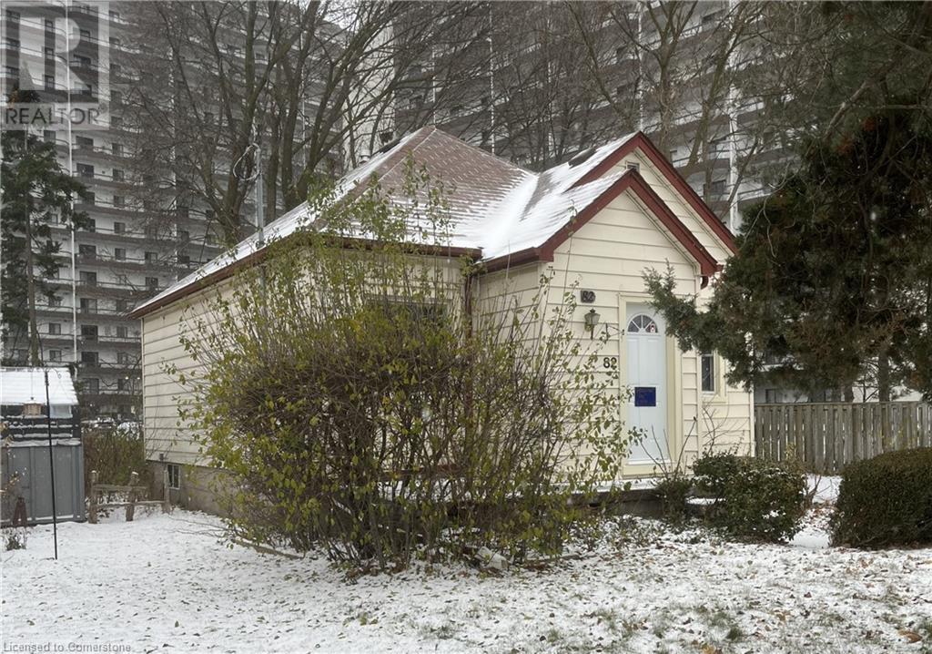 82 Brunswick Avenue, Kitchener, Ontario  N2H 4E8 - Photo 2 - 40681845