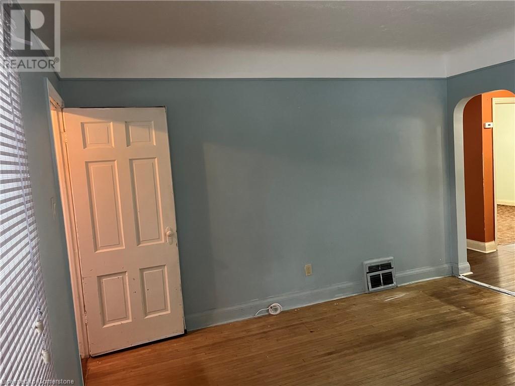 82 Brunswick Avenue, Kitchener, Ontario  N2H 4E8 - Photo 5 - 40681845