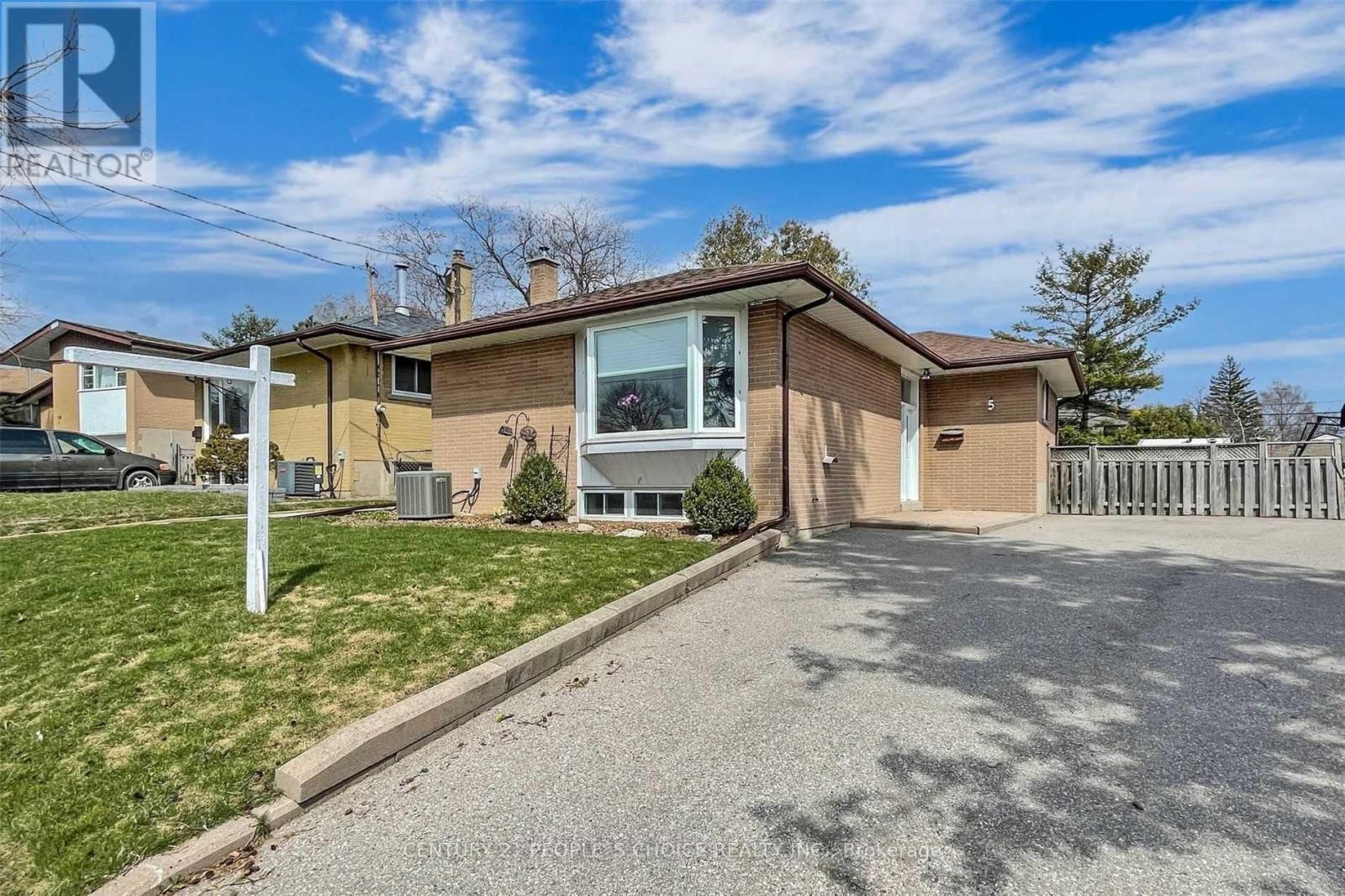 5 MID PINES ROAD, Toronto, Ontario