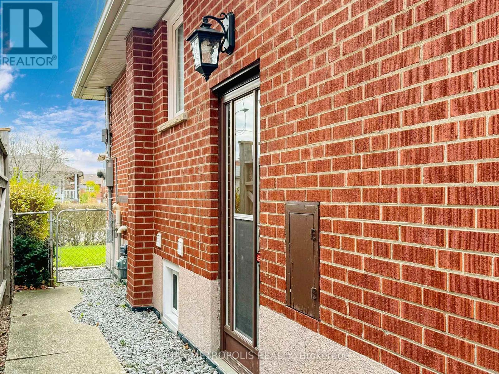 Bsmt - 14 Alladin Avenue, Toronto, Ontario  M6L 1S5 - Photo 20 - W11821841