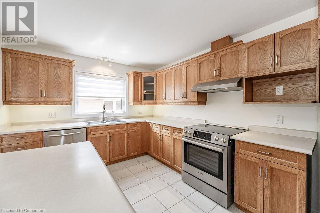 358 New Forest Court, Waterloo, Ontario  N2K 3W9 - Photo 15 - 40680273