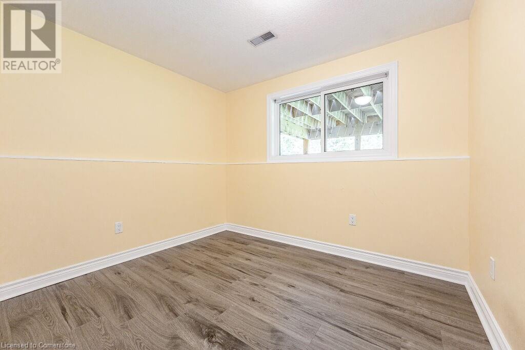 358 New Forest Court, Waterloo, Ontario  N2K 3W9 - Photo 38 - 40680273