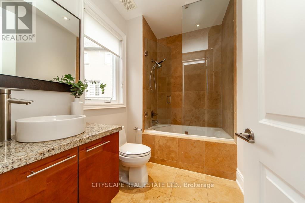 28 Sweet Valerie Court, Vaughan, Ontario  L6A 0C6 - Photo 8 - N11821885