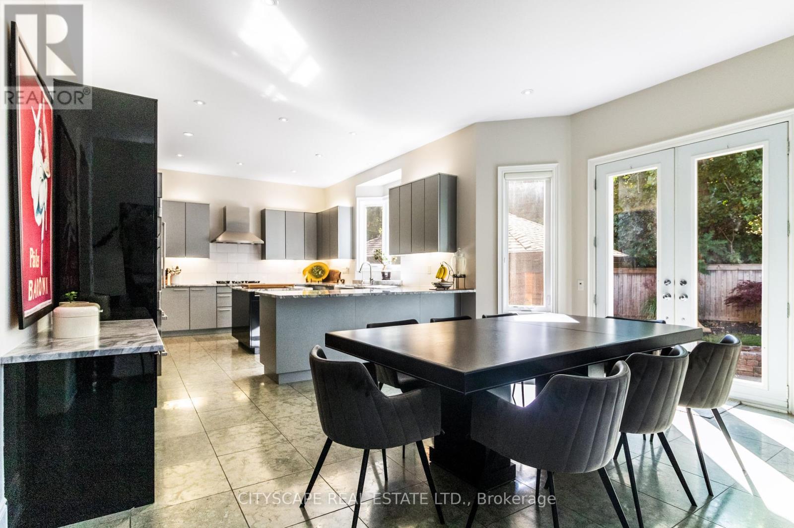 28 Sweet Valerie Court, Vaughan, Ontario  L6A 0C6 - Photo 9 - N11821885