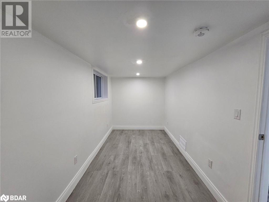 167 Steel Street Unit# Bsmt, Barrie, Ontario  L4M 2G6 - Photo 3 - 40682493