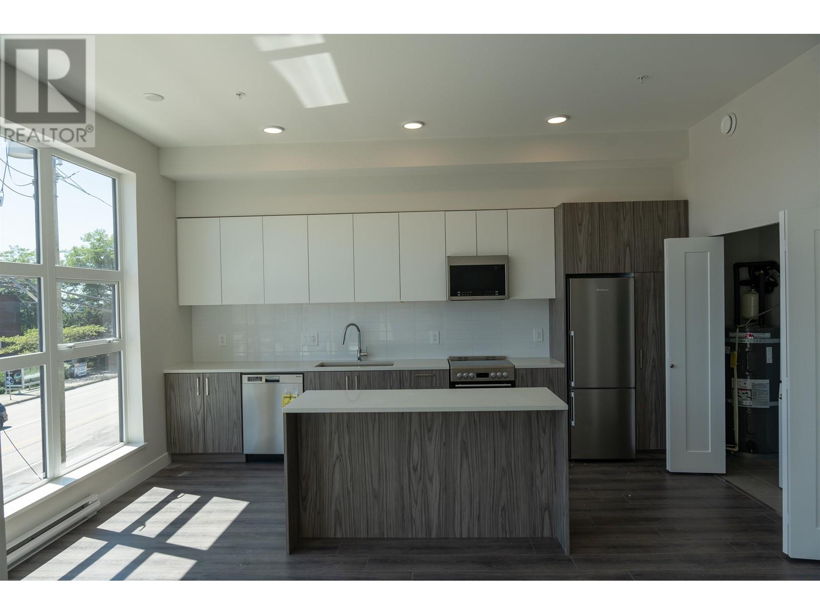 Listing Picture 5 of 10 : 203 5535 HASTINGS STREET, Burnaby / 本拿比 - 魯藝地產 Yvonne Lu Group - MLS Medallion Club Member