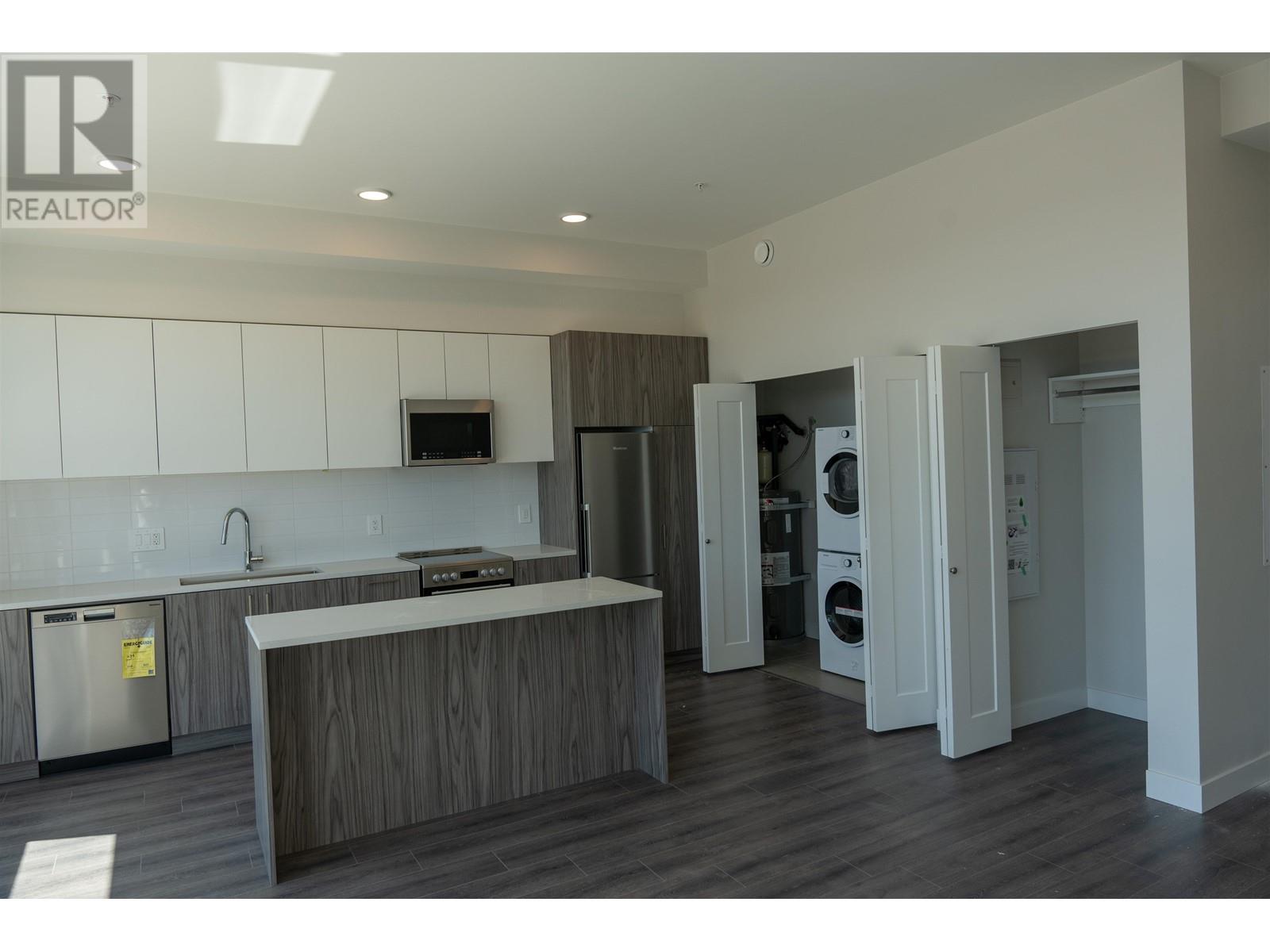 Listing Picture 6 of 10 : 203 5535 HASTINGS STREET, Burnaby / 本拿比 - 魯藝地產 Yvonne Lu Group - MLS Medallion Club Member