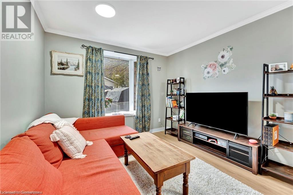 93 Roberts Crescent, Kitchener, Ontario  N2E 1A6 - Photo 3 - 40682556