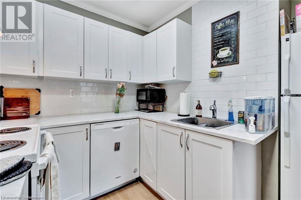 93 Roberts Crescent, Kitchener, Ontario  N2E 1A6 - Photo 7 - 40682556