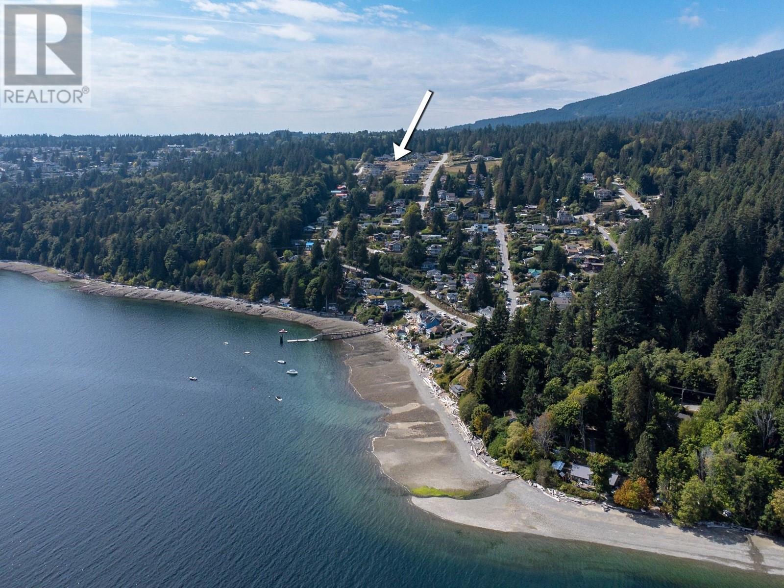 783 Courtney Road, Gibsons, British Columbia V0N 1V1 - Photo 2 - R2947975
