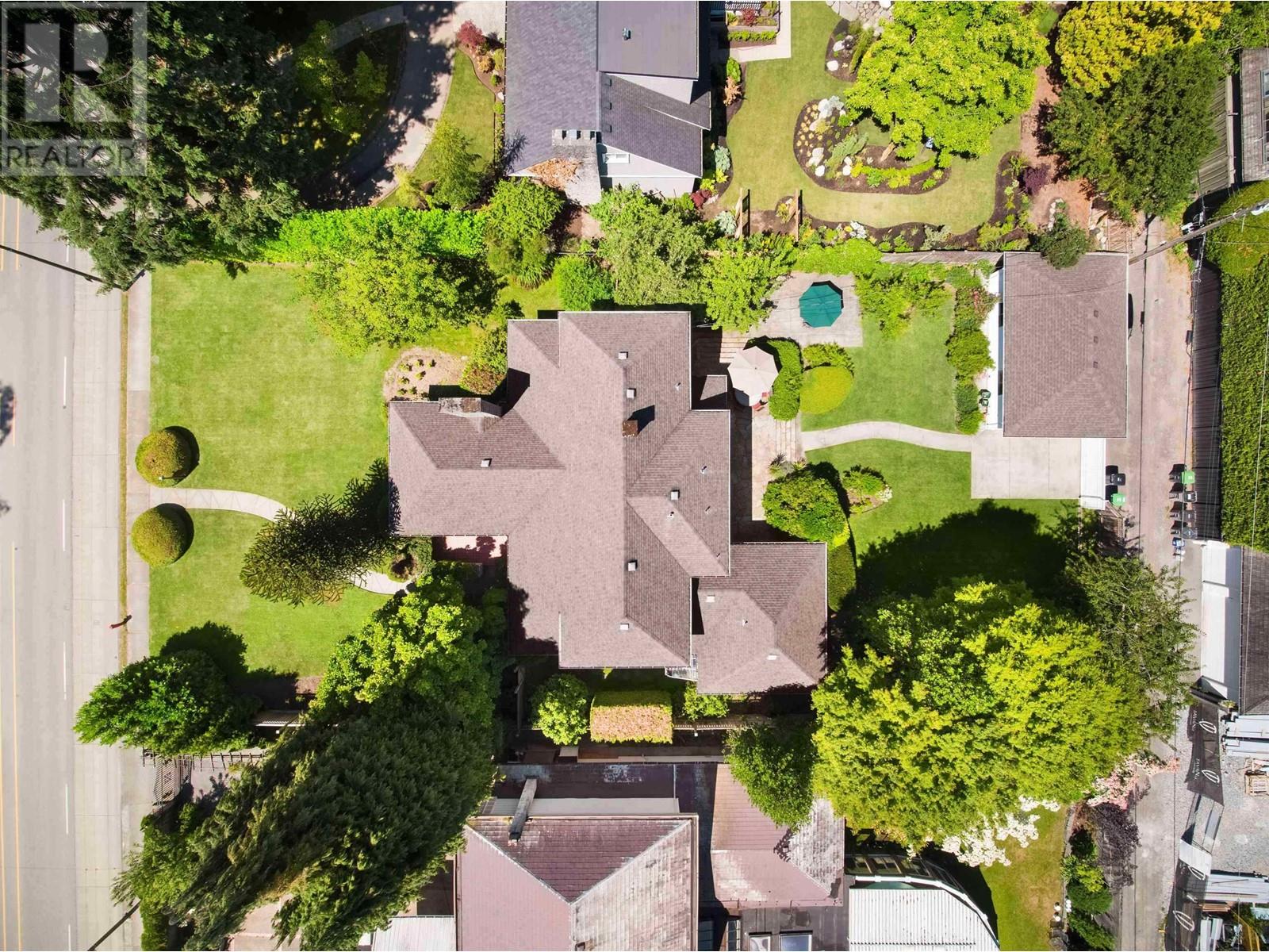 Property at 1655 W 41ST AVENUE image 3