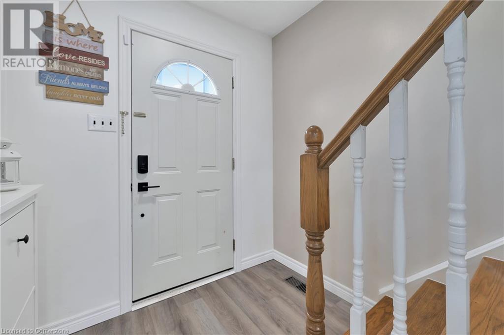 596 Grey Street Unit# 2, Brantford, Ontario  N3S 4Y1 - Photo 3 - 40682589