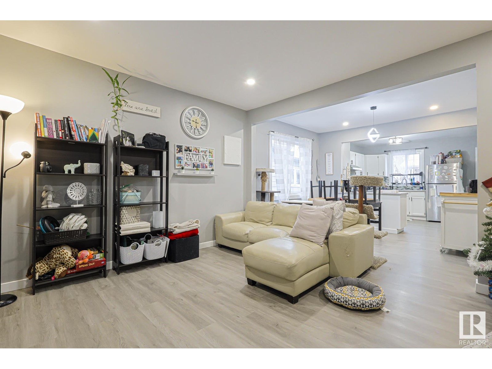 Property at 11540 83 ST NW image 2