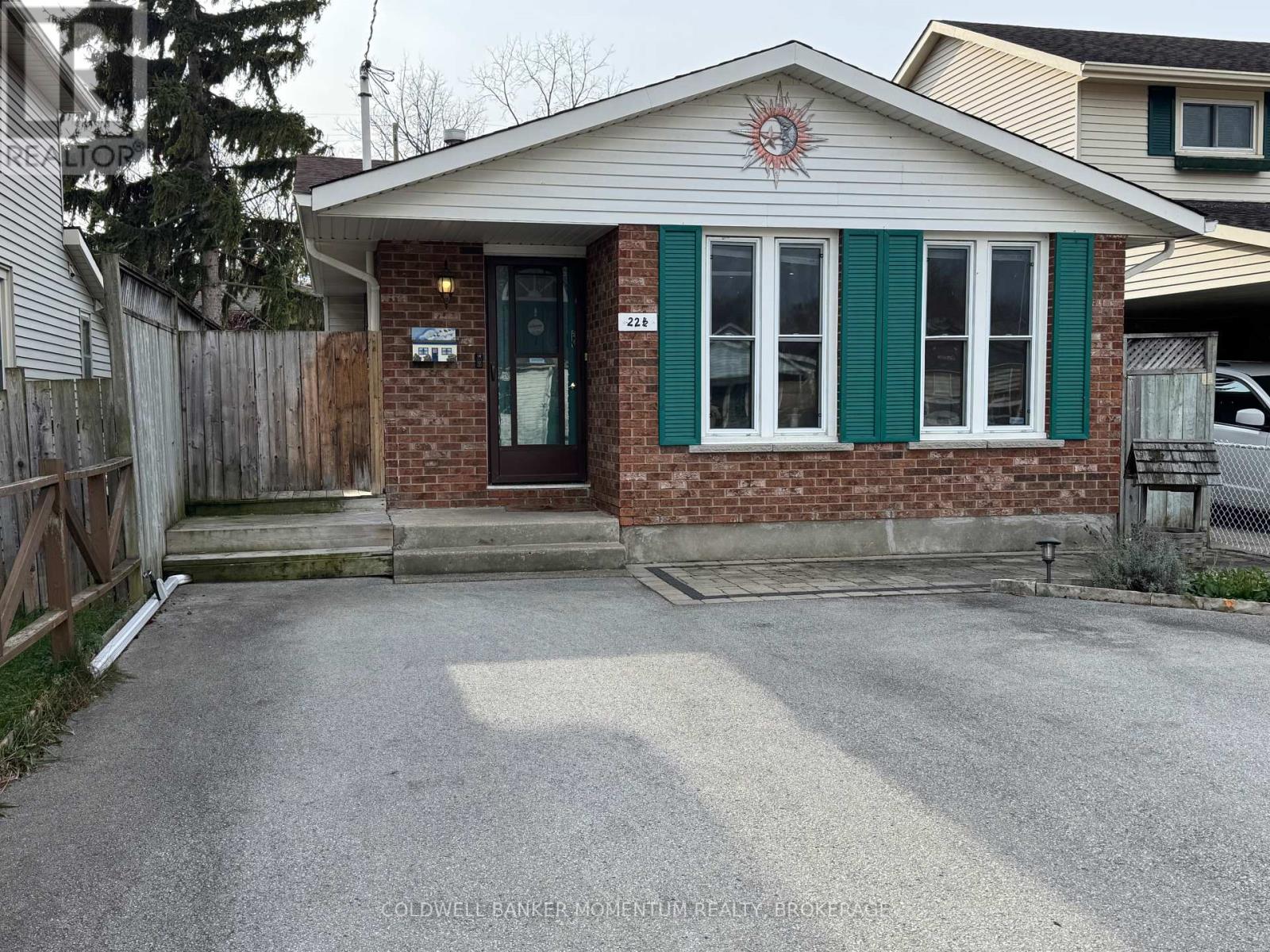 22 1/2 Durham Drive, St. Catharines, Ontario  L2M 1B9 - Photo 2 - X11822329