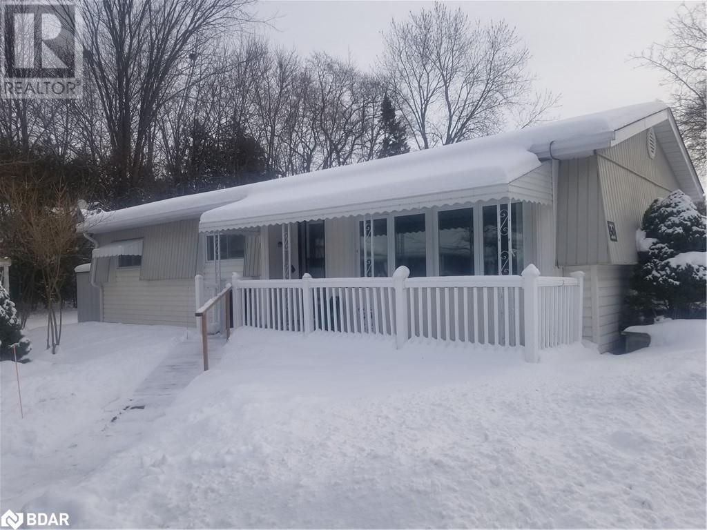 30 FLORA Court, Stroud, Ontario