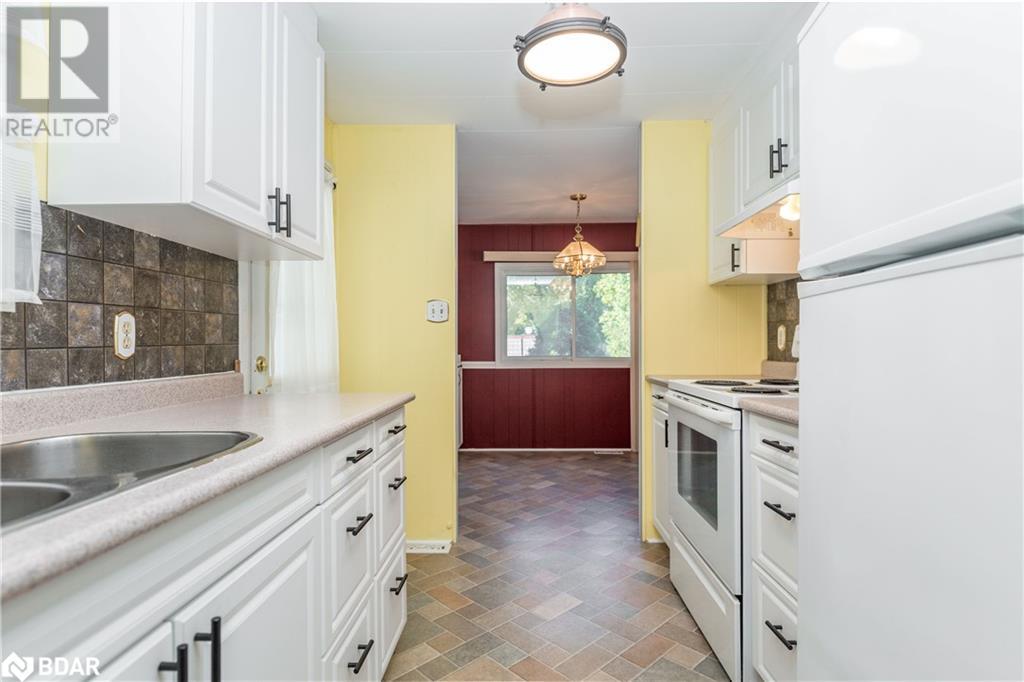 30 Flora Court, Stroud, Ontario  L9S 1R4 - Photo 19 - 40681315