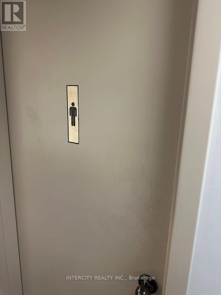 2nd Flr - 627 Bloor Street W, Toronto, Ontario  M6G 1K8 - Photo 29 - C10441996