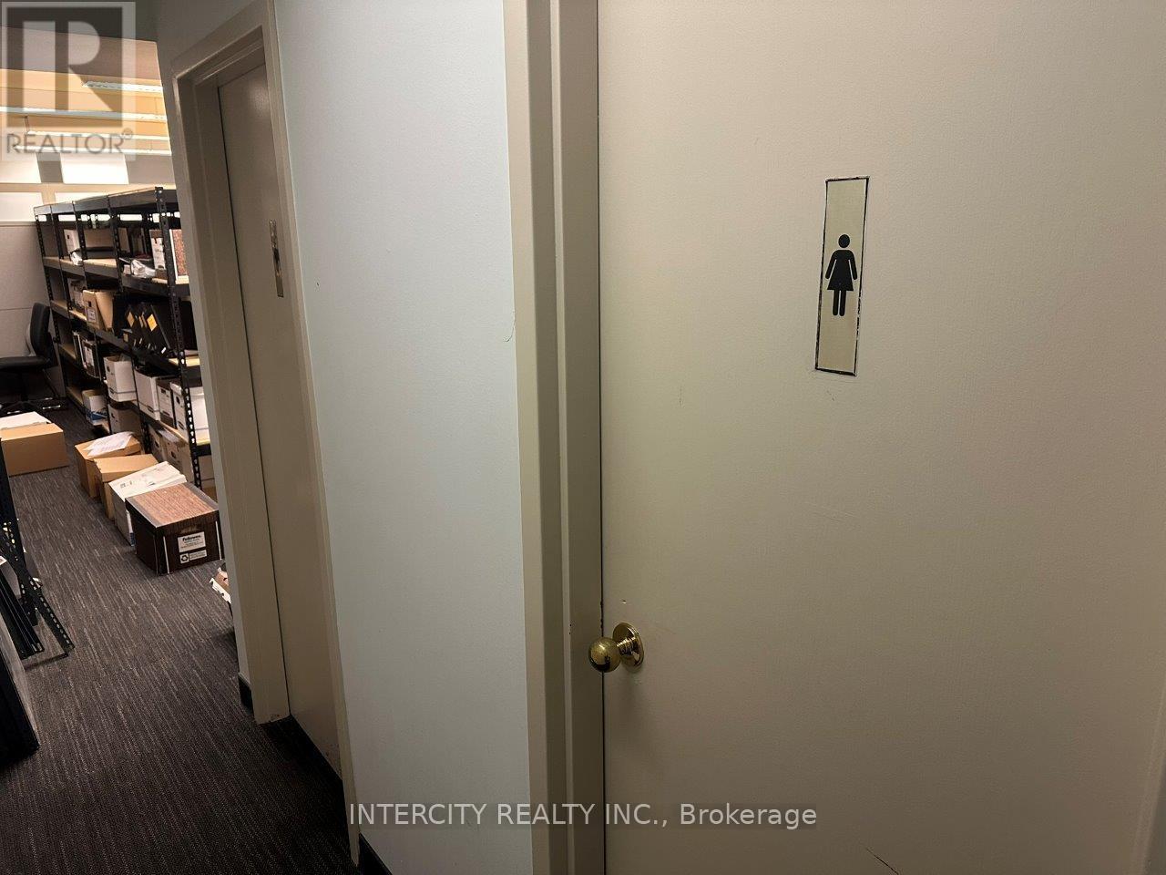 2nd Flr - 627 Bloor Street W, Toronto, Ontario  M6G 1K8 - Photo 31 - C10441996