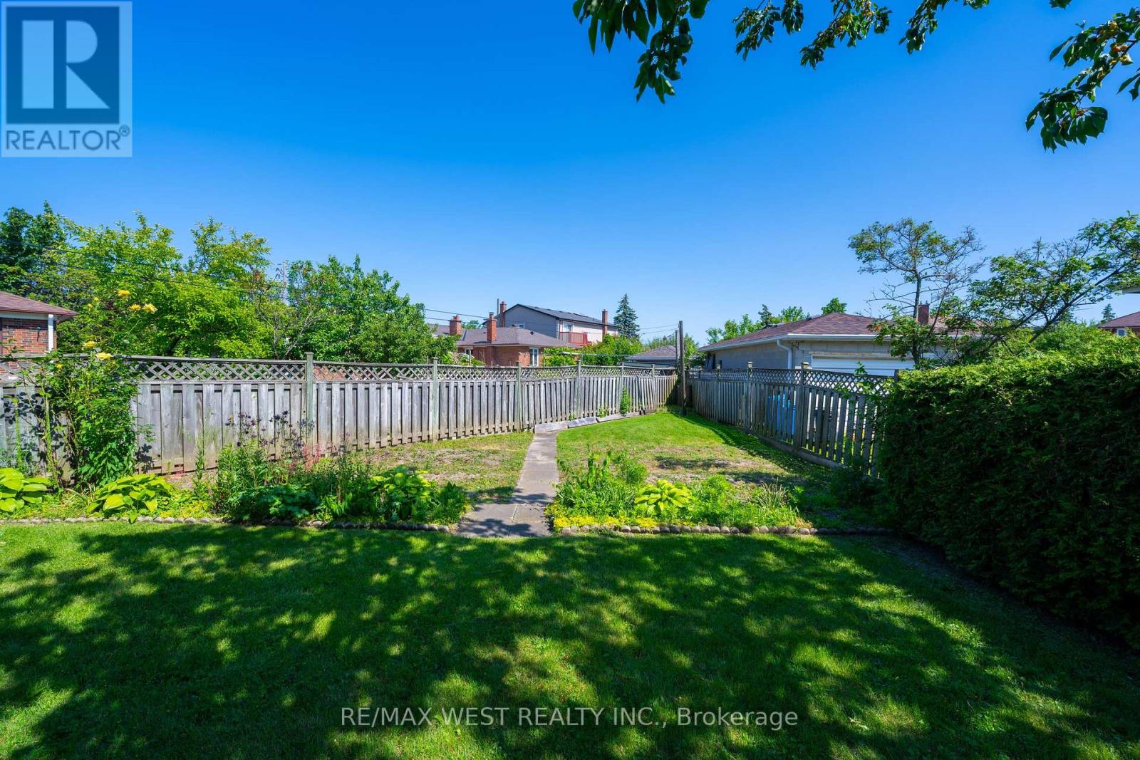 5 Picton Crescent, Toronto (Downsview-Roding-Cfb), Ontario  M3K 1W4 - Photo 38 - W11822324