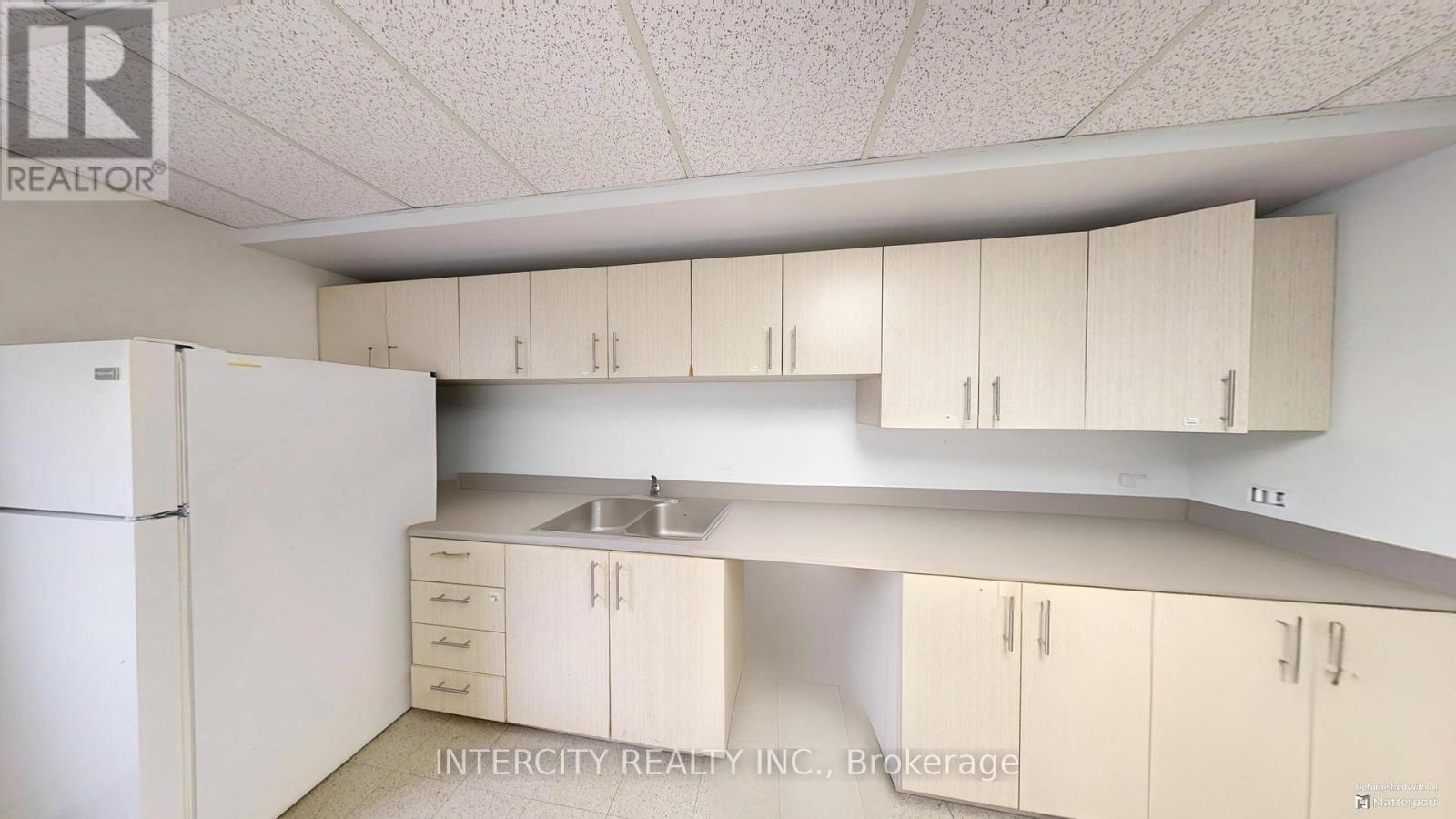 2nd Flr - 627 Bloor Street W, Toronto, Ontario  M6G 1K8 - Photo 22 - C10411526