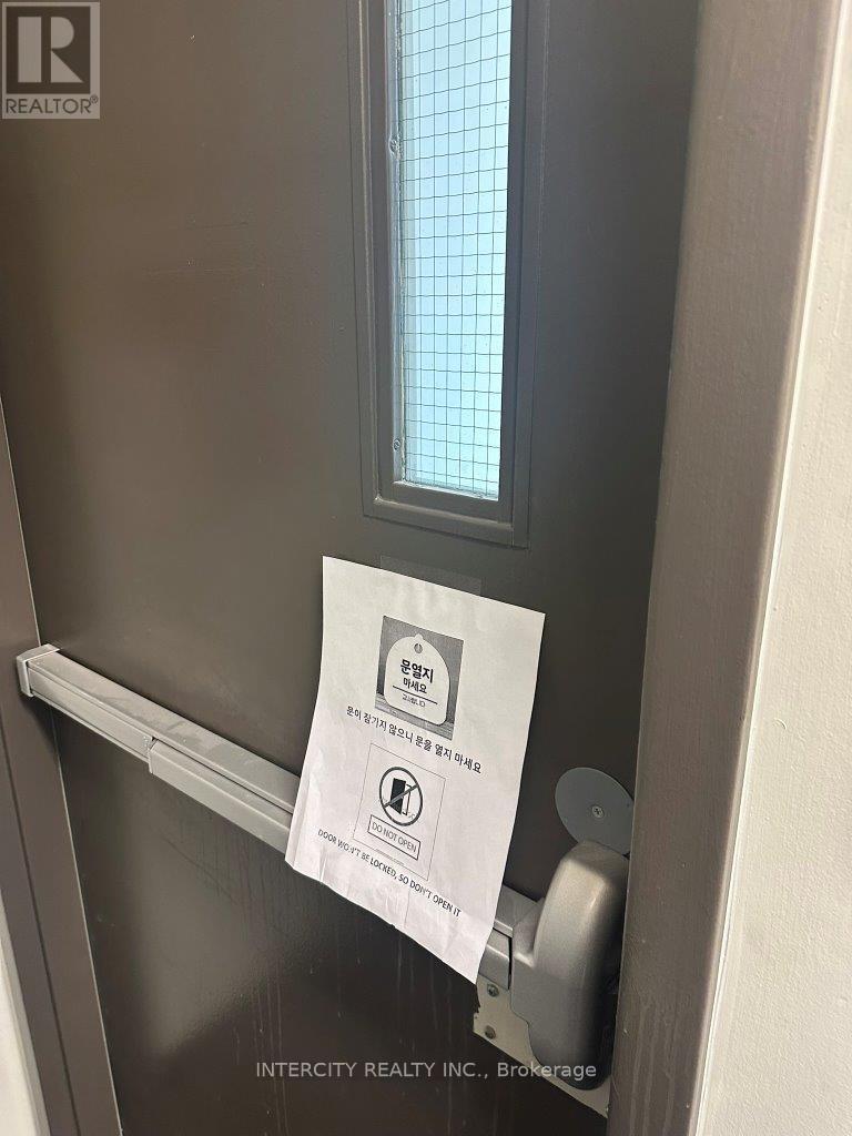 2/f - 627 Bloor Street W, Toronto, Ontario  M6G 1K8 - Photo 31 - C10441975