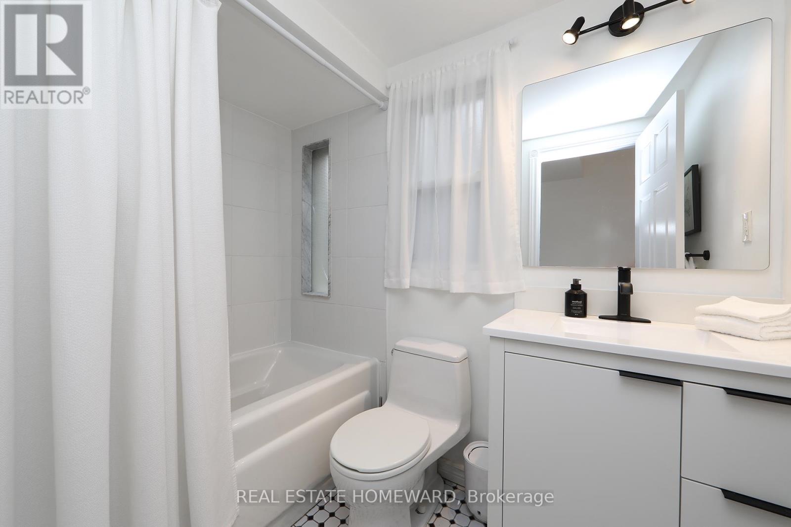 111 Hamilton Street, Toronto (South Riverdale), Ontario  M4M 2C7 - Photo 24 - E11822255