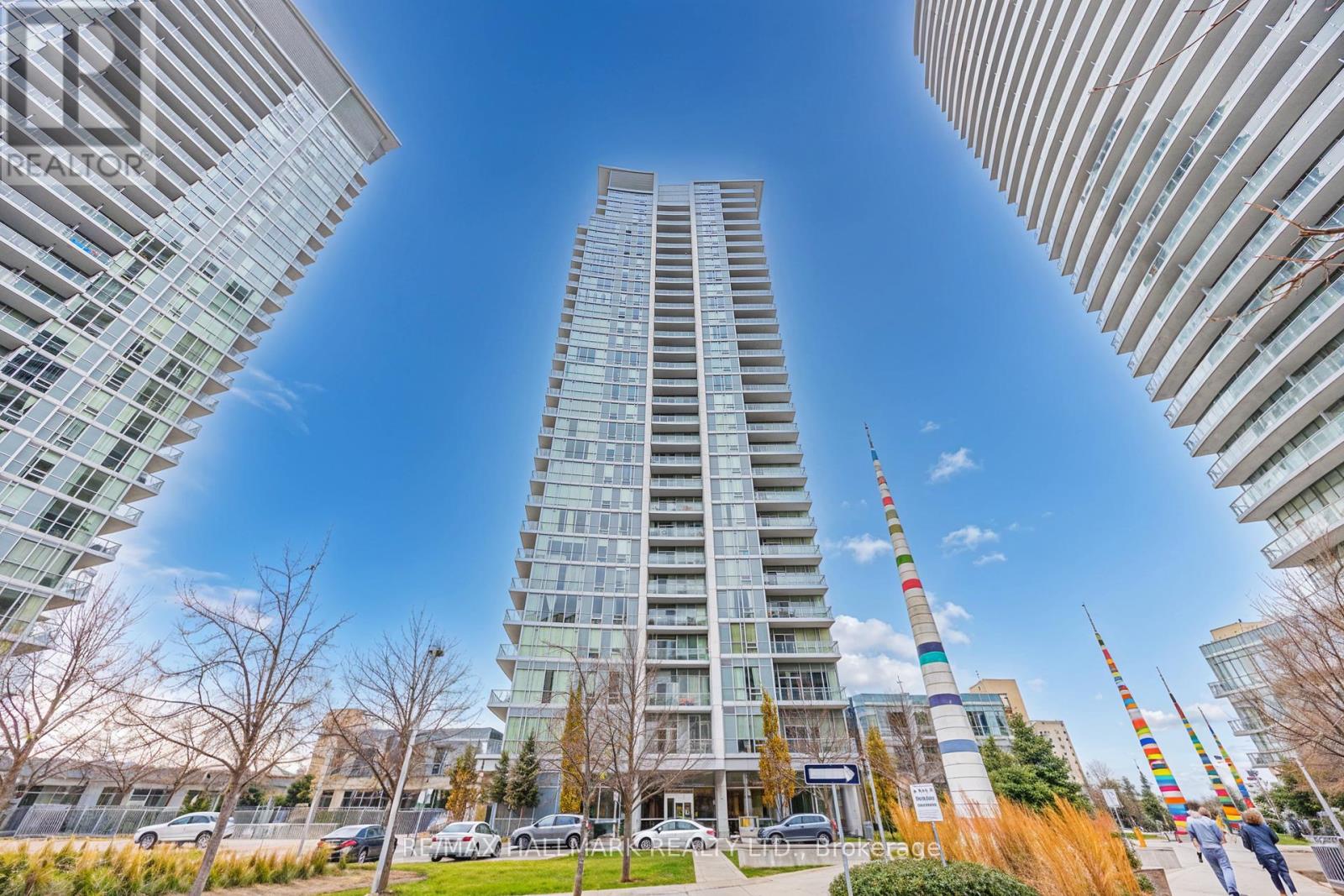 319 - 66 FOREST MANOR ROAD, Toronto, Ontario