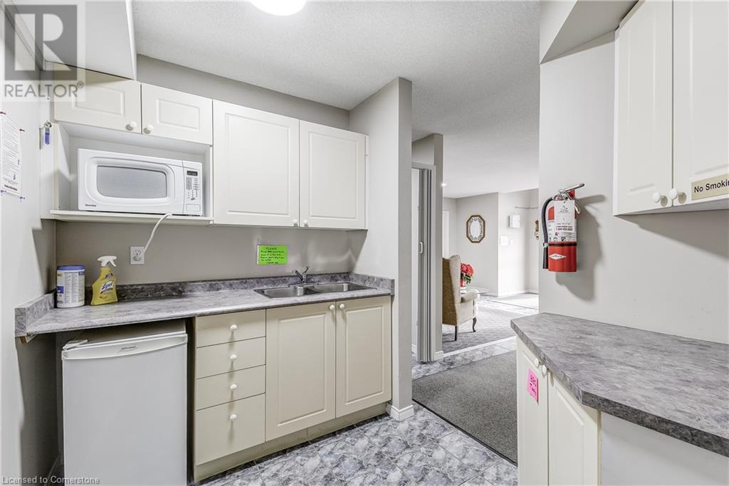 216 Plains Road W Unit# A402, Burlington, Ontario  L7T 4K8 - Photo 34 - 40682654