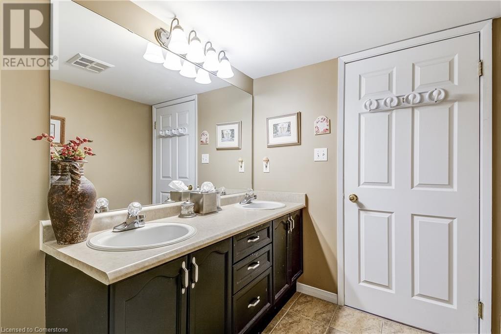 216 Plains Road W Unit# A402, Burlington, Ontario  L7T 4K8 - Photo 23 - 40682654