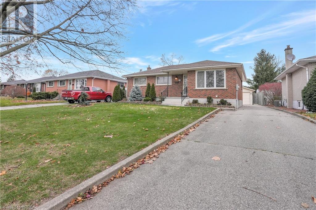 34 Wiltshire Drive, Brantford, Ontario  N3R 5A9 - Photo 2 - 40679576