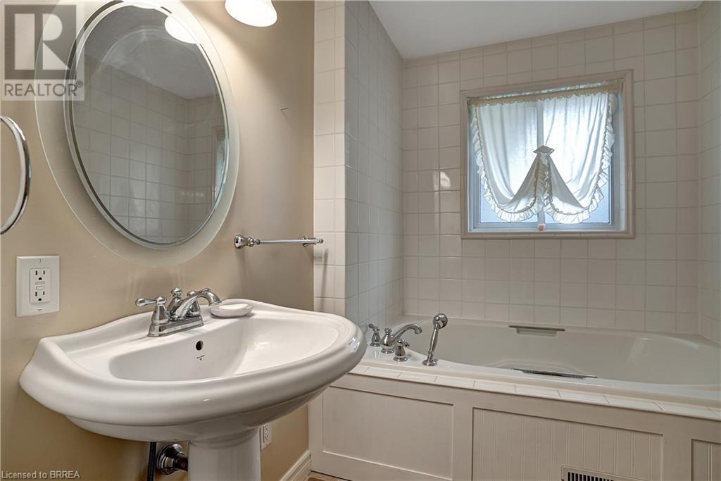 34 Wiltshire Drive, Brantford, Ontario  N3R 5A9 - Photo 26 - 40679576