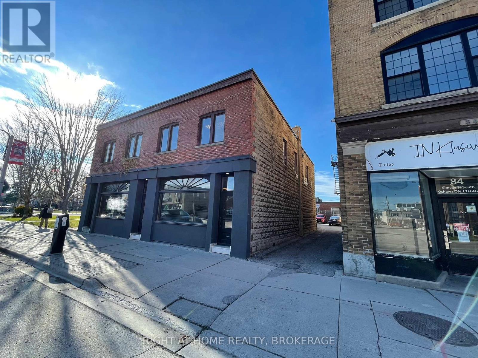 90 SIMCOE STREET S, Oshawa, Ontario