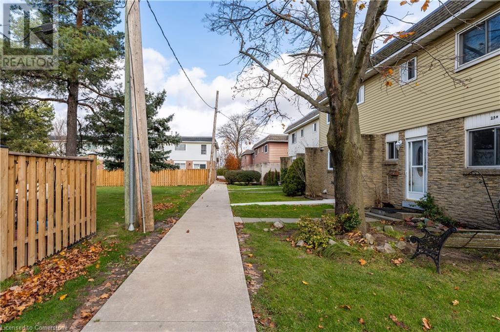 25 Bryna Avenue Unit# M, Hamilton, Ontario  L9A 4W9 - Photo 4 - 40682608