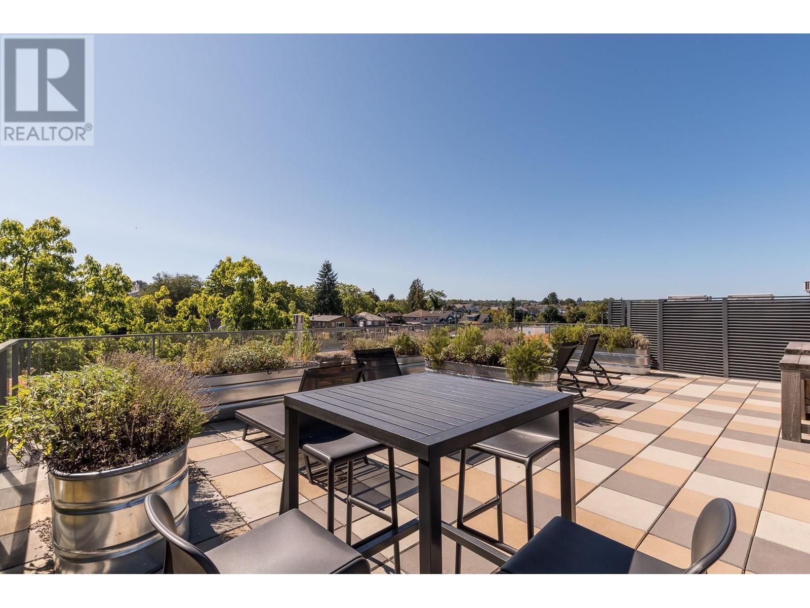 Listing Picture 32 of 38 : 404 2485 LARCH STREET, Vancouver / 溫哥華 - 魯藝地產 Yvonne Lu Group - MLS Medallion Club Member