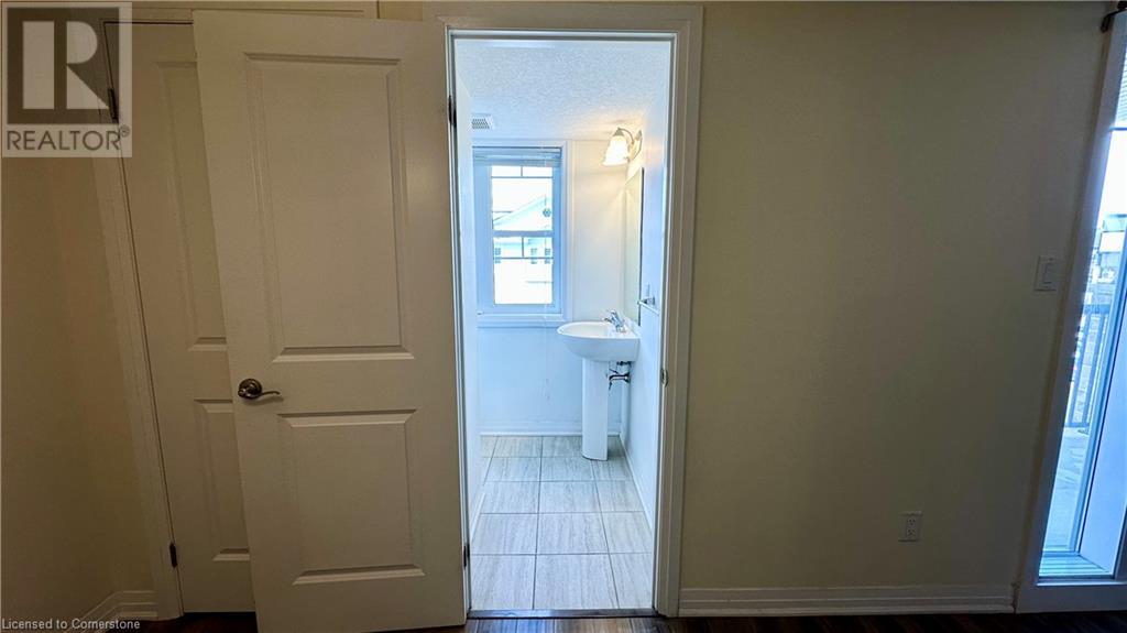 1989 Ottawa Street S Unit# 28b, Kitchener, Ontario  N2E 0G7 - Photo 5 - 40682567