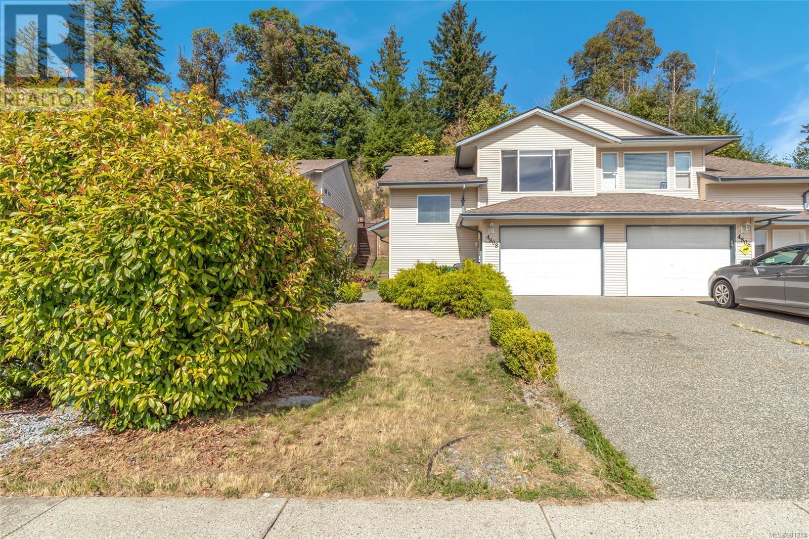Property at 4808 Fairbrook Cres image 3
